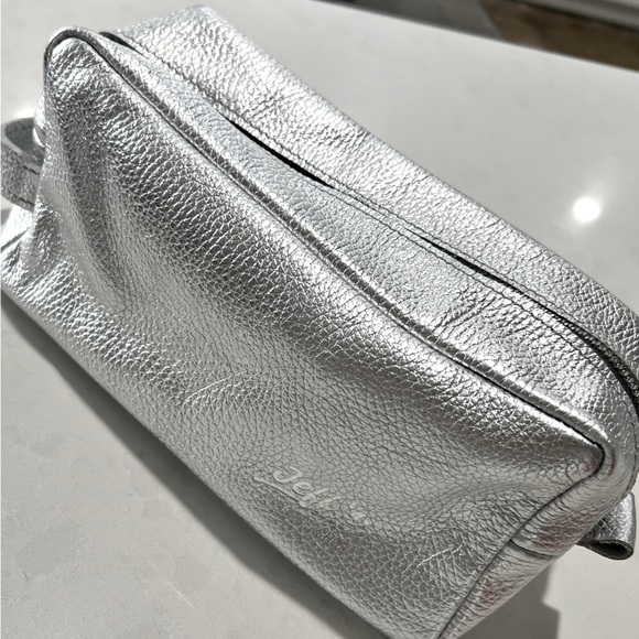 Jeff’s Barbershop 💈 Leather Dopp Kit Bag - Picture 4 of 10